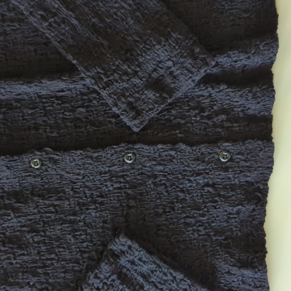 EUC Vince black crinkled black button down S - Picture 9 of 10